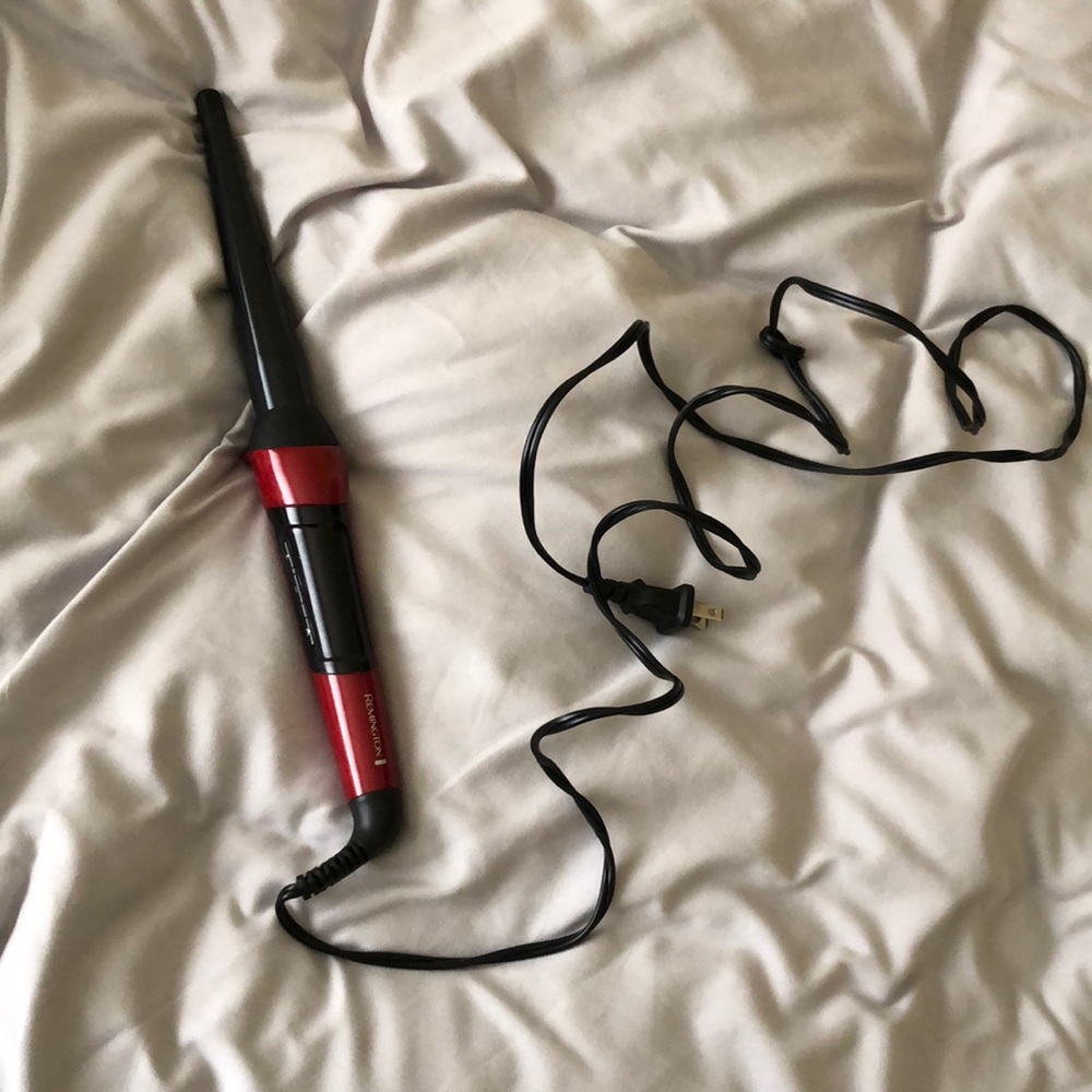 Remington curling wand.